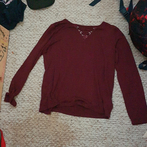 Long sleeve burgandy top - Picture 1 of 1